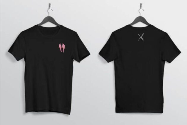 Playera negra con aves rosas